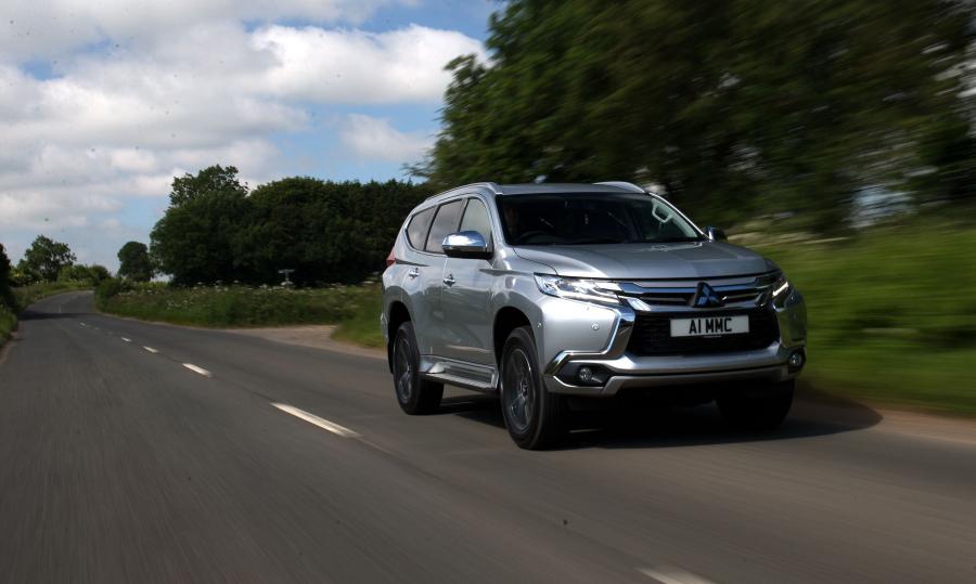  Mitsubishi Shogun Sport 2018 года  (UK) (фото 2 из 10)